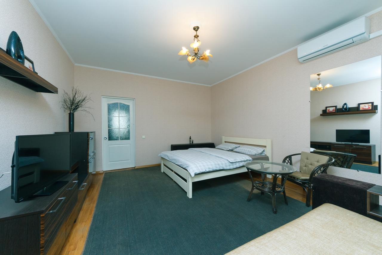 Apartment Poznyaky-Bazhana Kiev Exterior foto